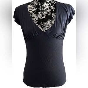 OXMO short ruffle sleeve low cut blouse L